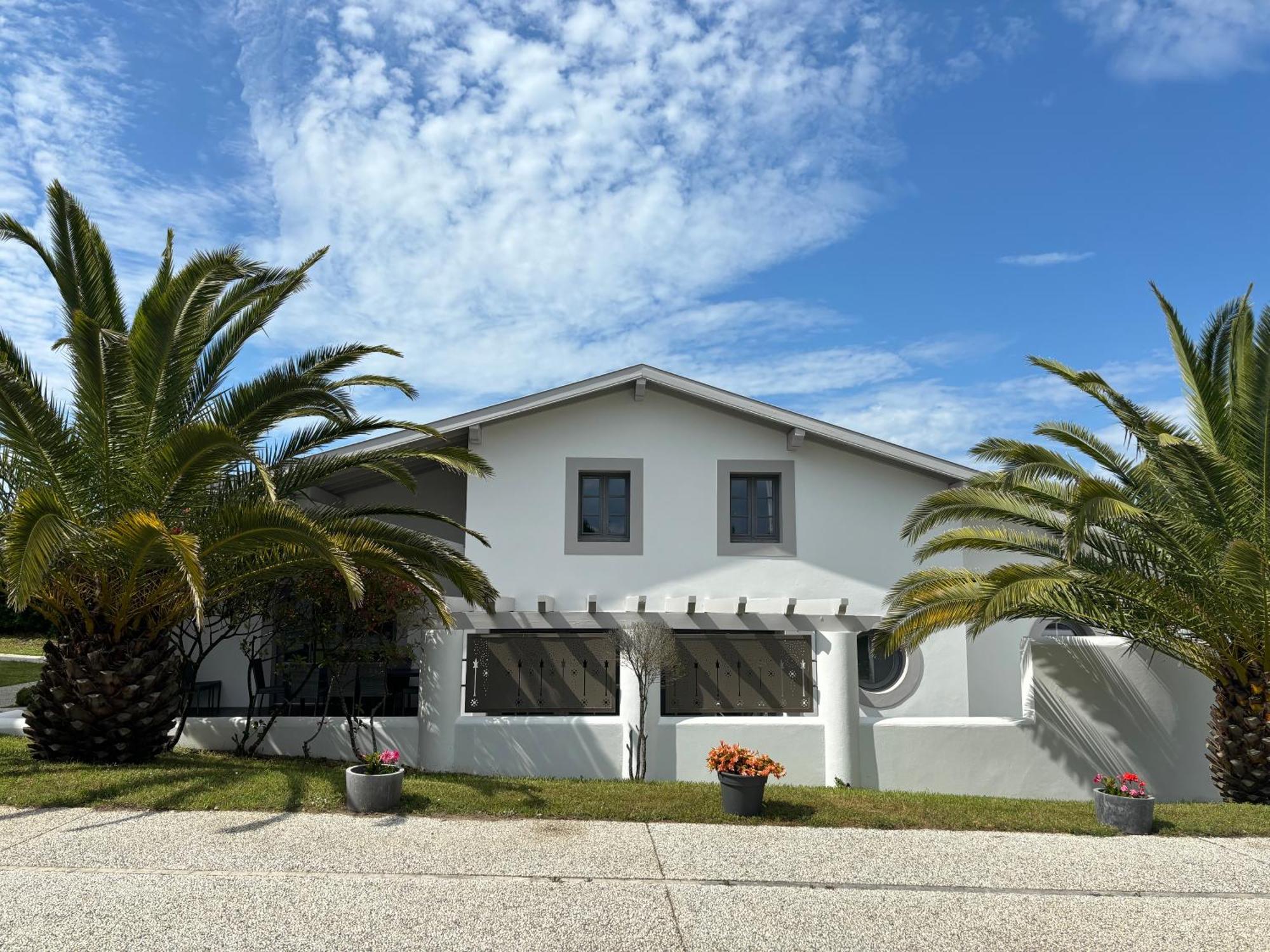 Villa Clara, Residence Face A L'Ocean Et Au Golf De Chiberta Anglet Exterior foto